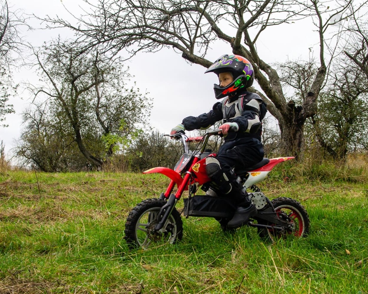 Comment bien choisir une mini moto pour un enfant de 3 à 5 ans