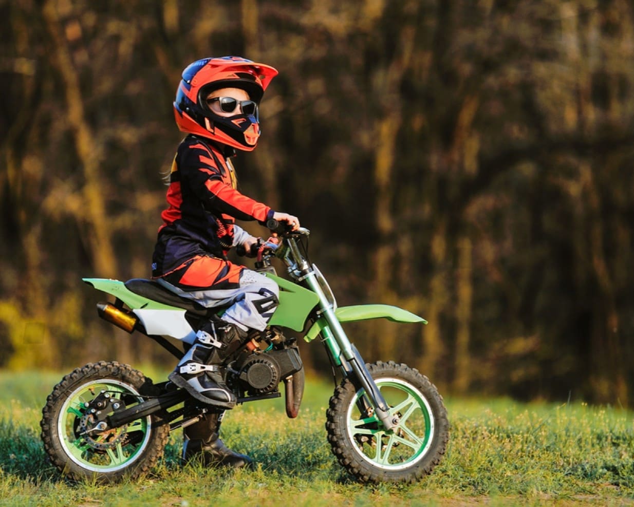 Comment bien entretenir une mini moto 49 cc : guide complet